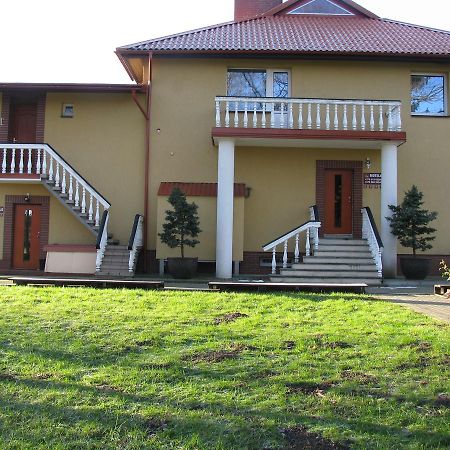 Piligrimo Uzeiga Motel Kadares Luaran gambar