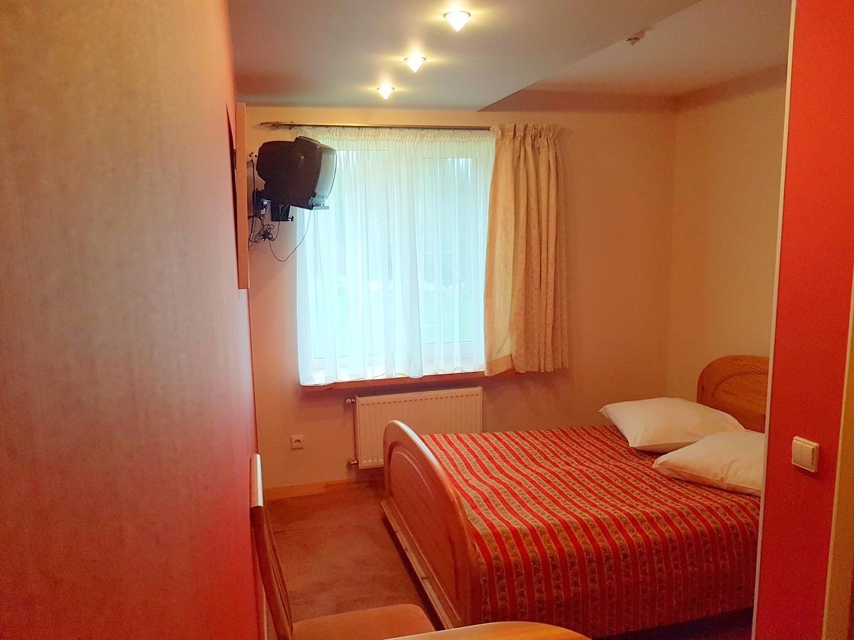 Piligrimo Uzeiga Motel Kadares Luaran gambar